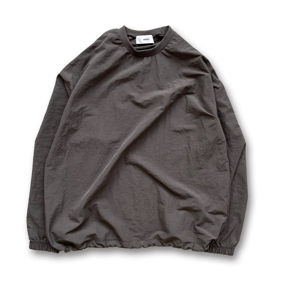 compact nylon pullover / charcoal