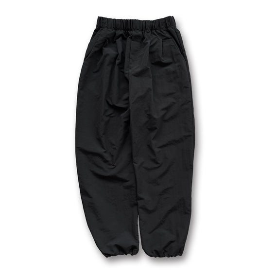 loose silhouette nylon pants / black