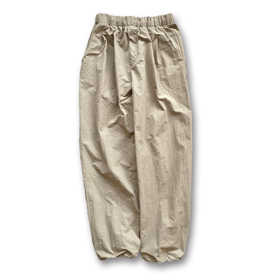 loose silhouette nylon pants / beige
