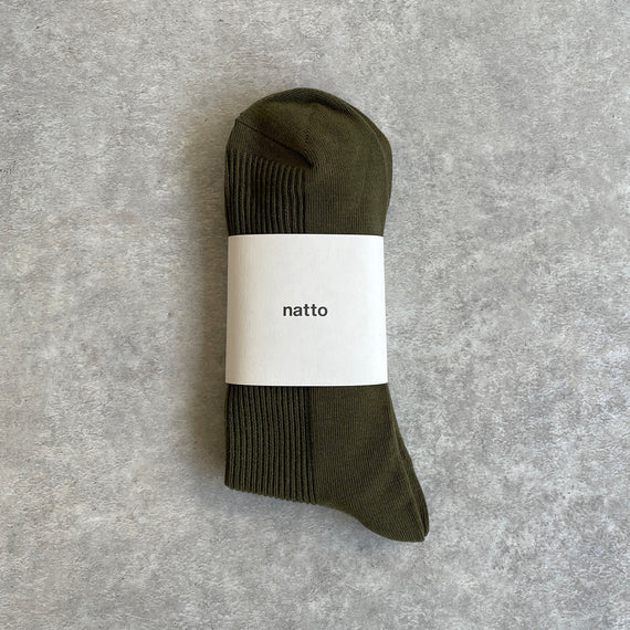 holiday socks / olive