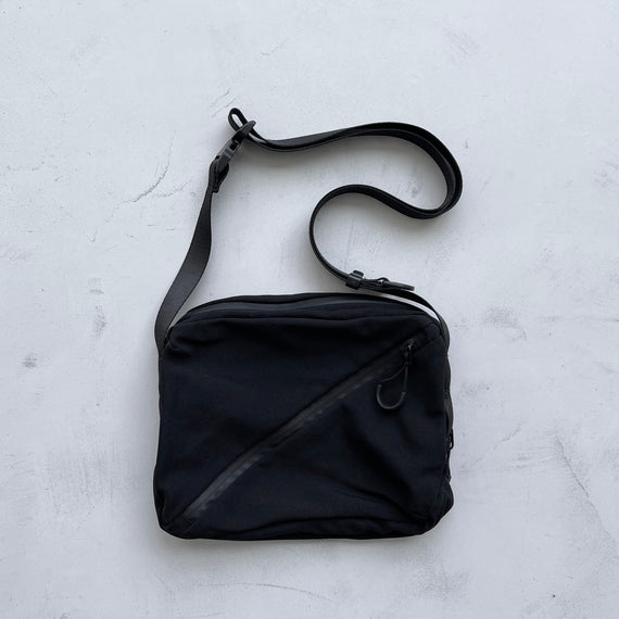【SAMPLE】multi access shoulder bag / black