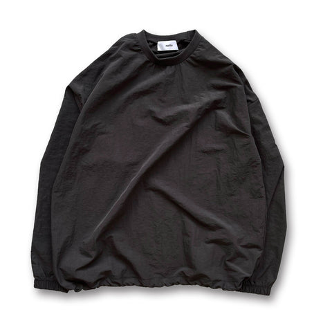 compact nylon pullover / black