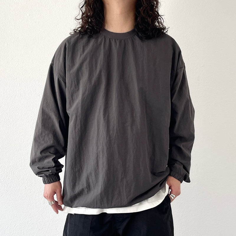 compact nylon pullover / charcoal（コンパクトナイロンプルオーバー