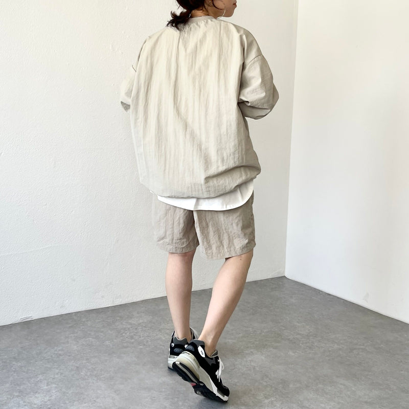 トップス natto compact nylon pullover compact nylon pullover / charcoal（コンパクトナイロンプル
