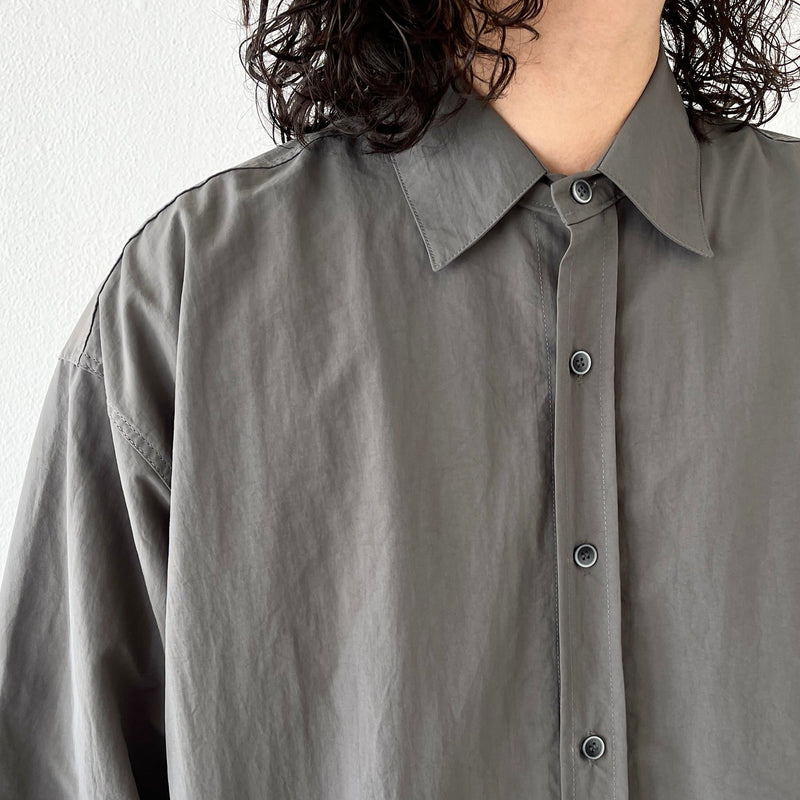 loose silhouette nylon shirt / charcoal（ルーズシルエットナイロンシャツ / チャコール） | natto |  ナット 公式オンラインショップ