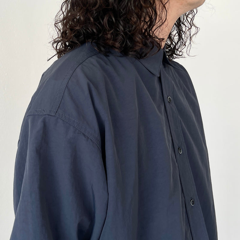 loose silhouette nylon shirt / navy（ルーズシルエットナイロン