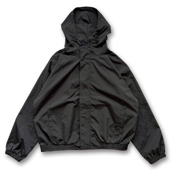 loose silhouette nylon mountain parker / black