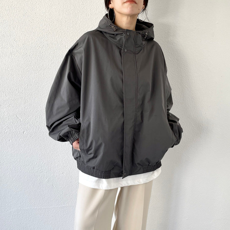 loose silhouette nylon mountain parker / charcoal（ルーズ