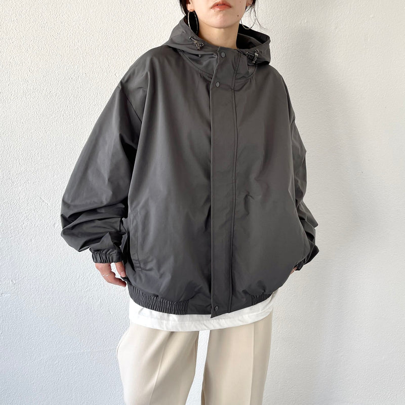 loose silhouette nylon mountain parker / charcoal（ルーズ