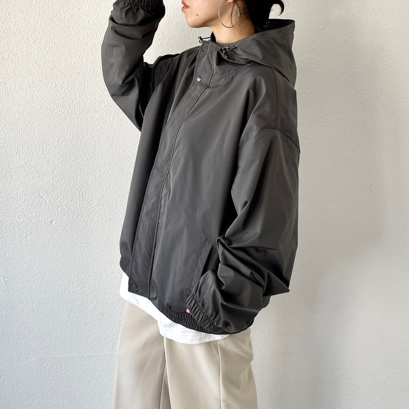 loose silhouette nylon mountain parker / charcoal（ルーズ