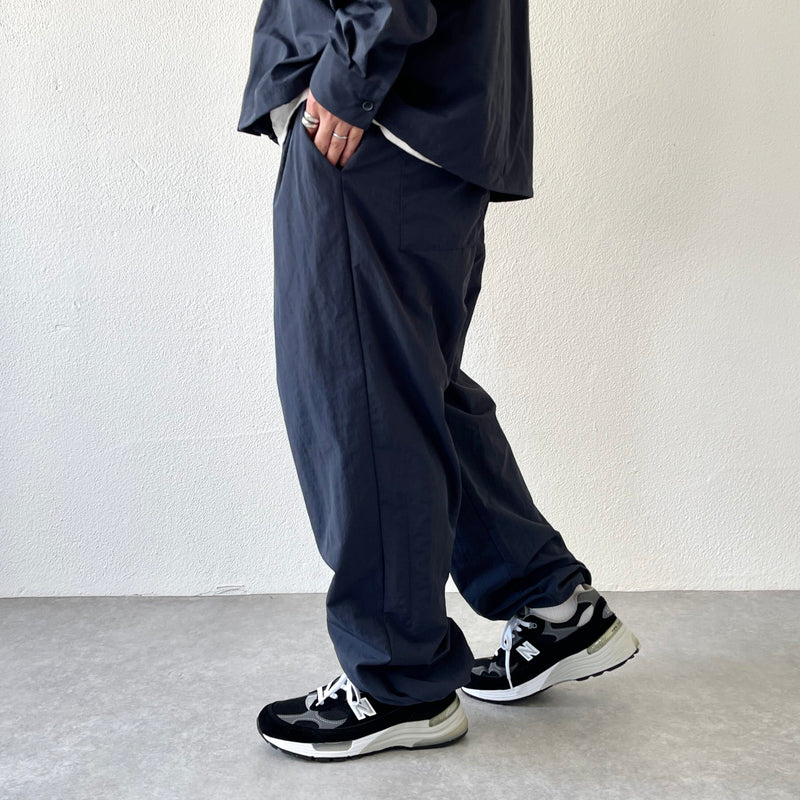 loose silhouette nylon pants / navy（ルーズシルエットナイロン