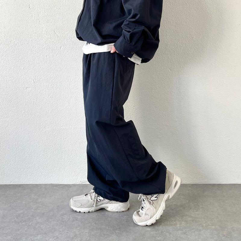 loose silhouette nylon pants / navy（ルーズシルエット