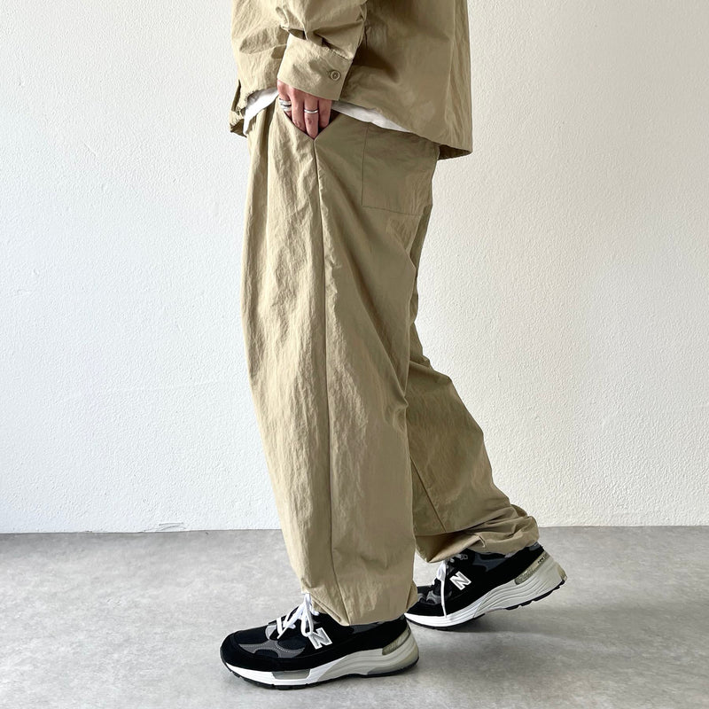 loose silhouette nylon pants / beige（ルーズシルエットナイロン