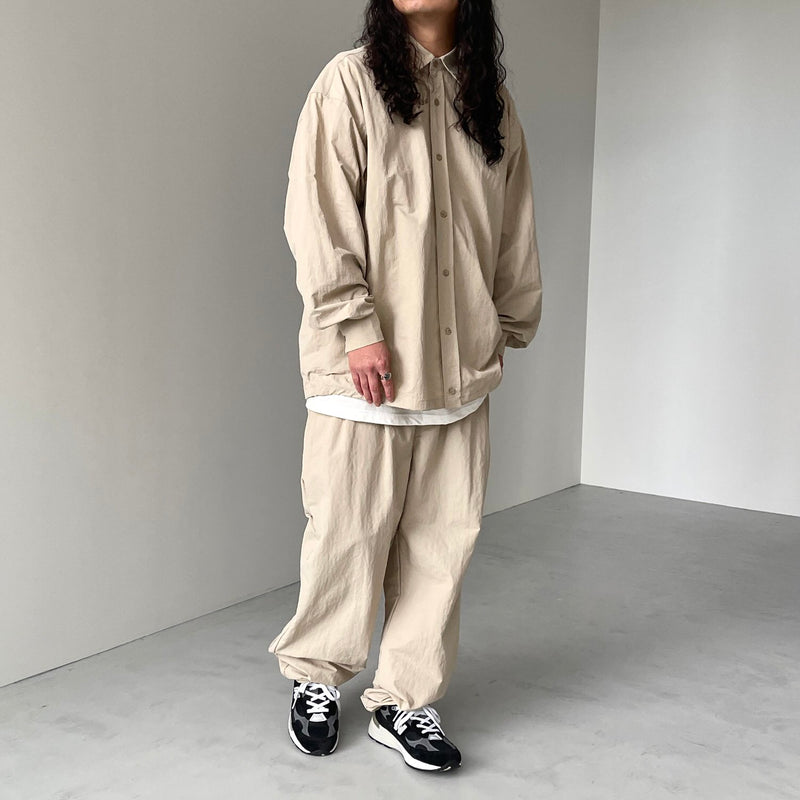 保留中。中古品。薄地軽量ナイロンパンツ。サイズ2Ｌ。 loose silhouette nylon pants / beige（ルーズシルエット