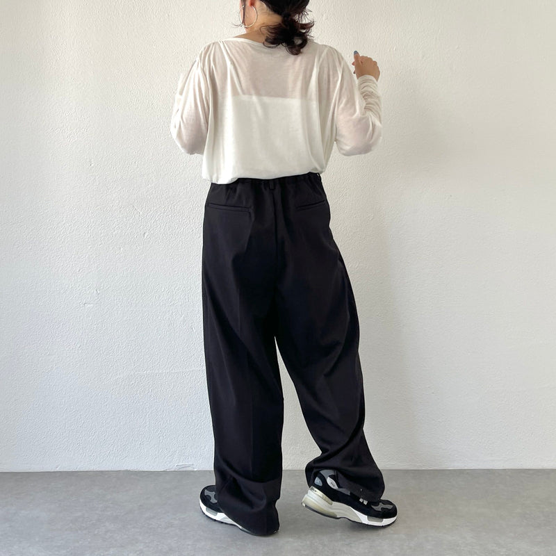 Black Slacks ブラック　スラックス