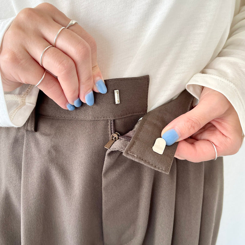 zenella 2tuck wide slacks pants イタリア製 Zanellaより、夏でも履ける生地感のスラックスを”4”本。 同じ