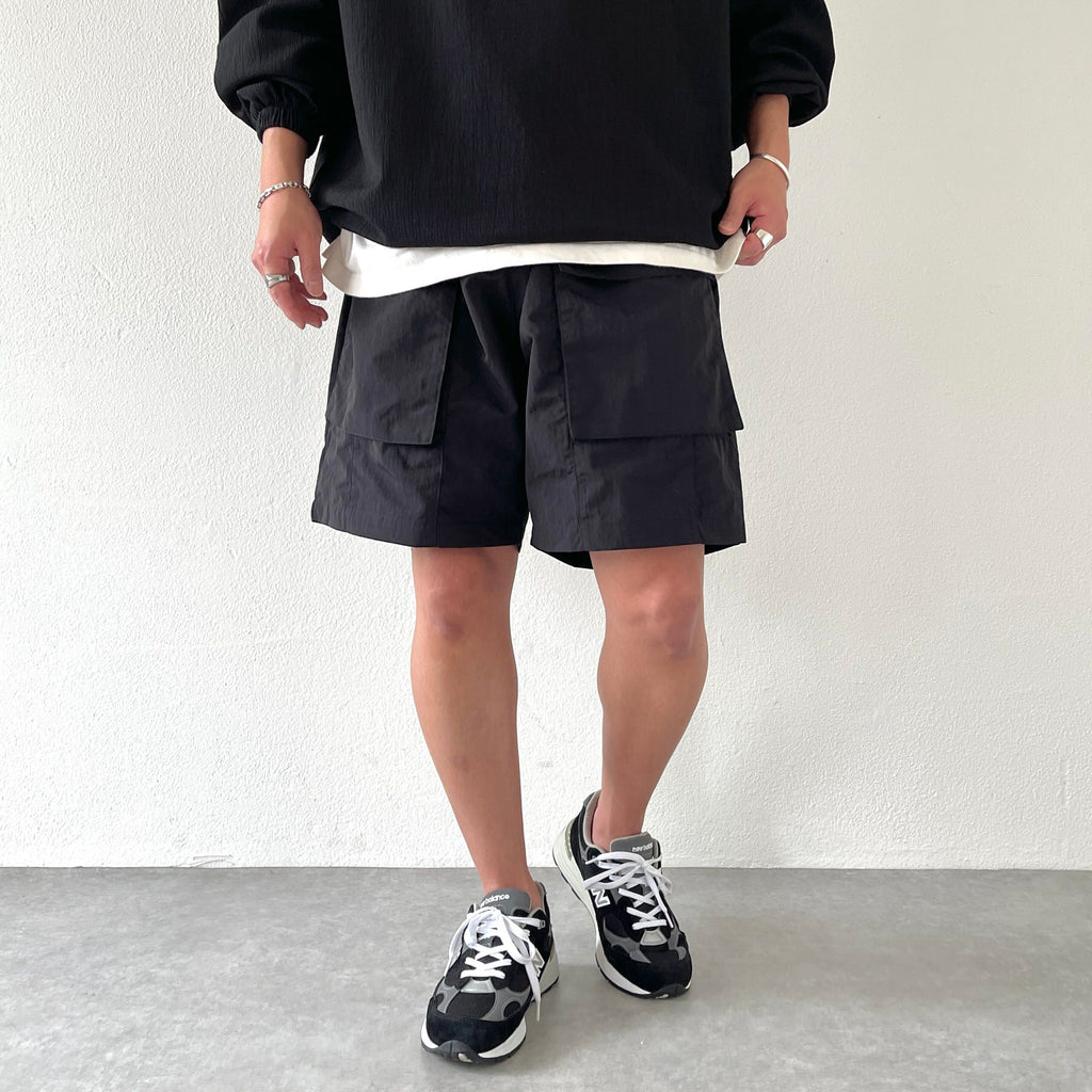 loose silhouette nylon cargo shorts / black（ルーズシルエット