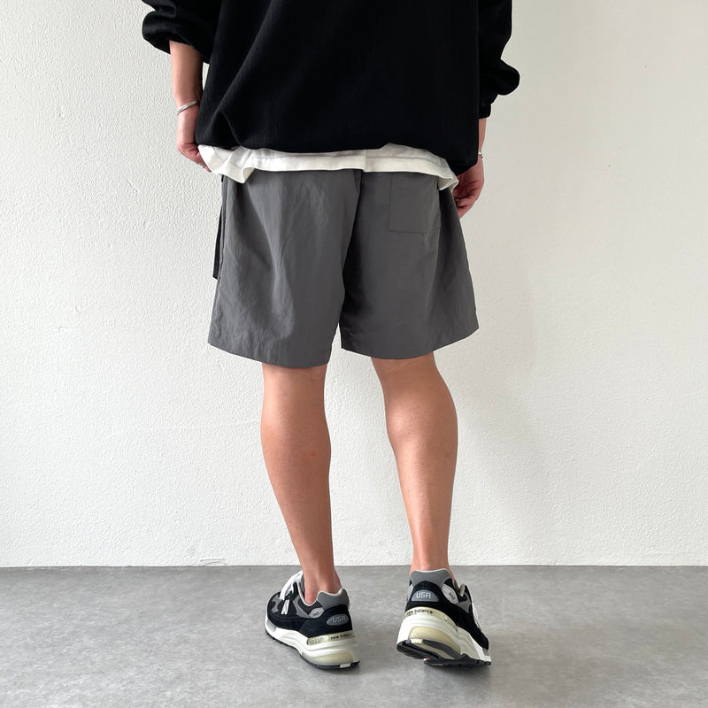 loose silhouette nylon cargo shorts / charcoal（ルーズ