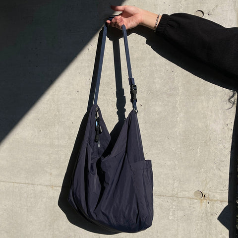 compact nylon bag / navy