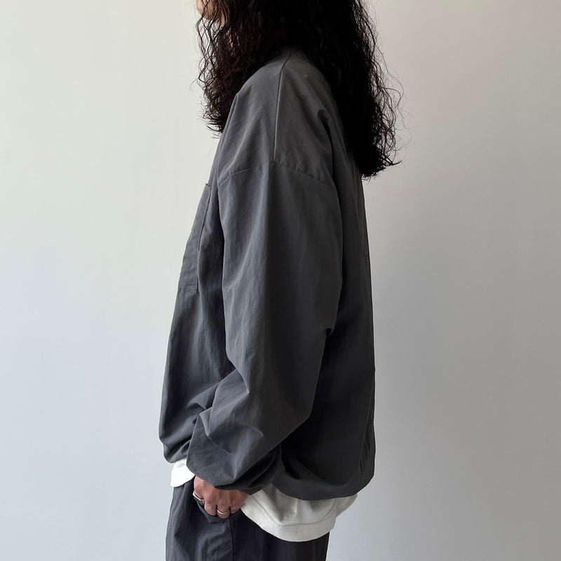 natto プレミアムナイロンプルオーバー / チャコール