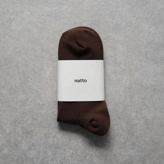 holiday socks / dark brown