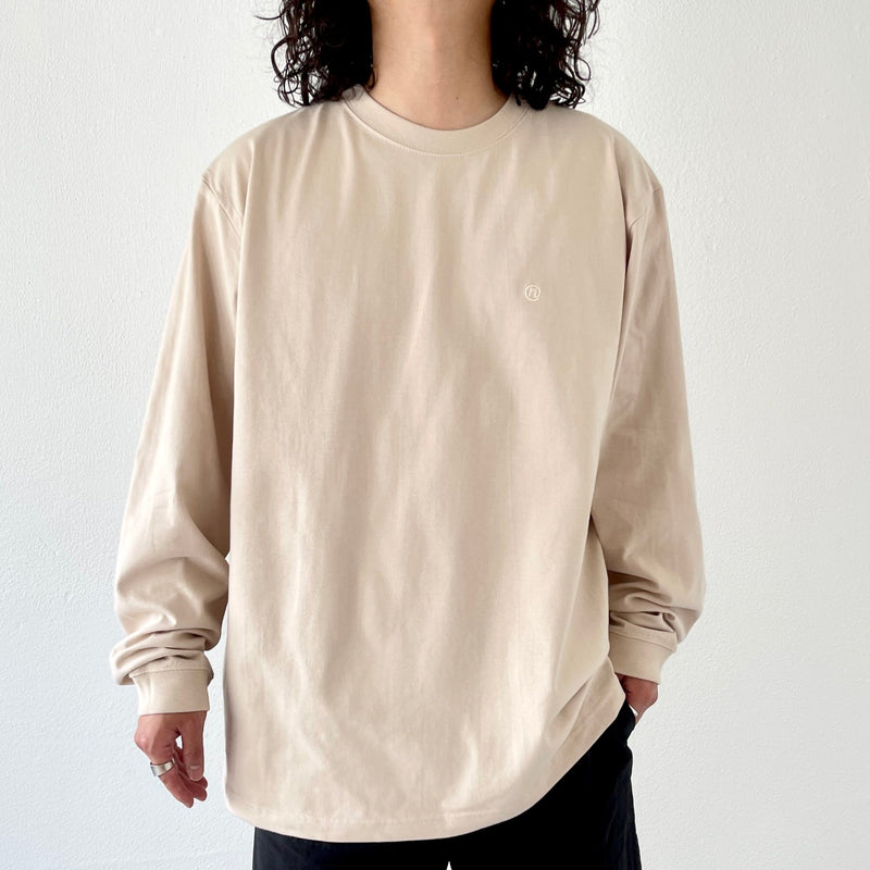 ベージュの長袖シャツ neith TOPS – neith.onlinestore