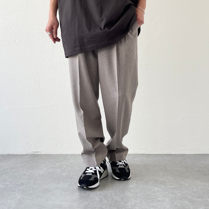 double tuck slacks pants / beige（ダブルタックスラックスパンツ