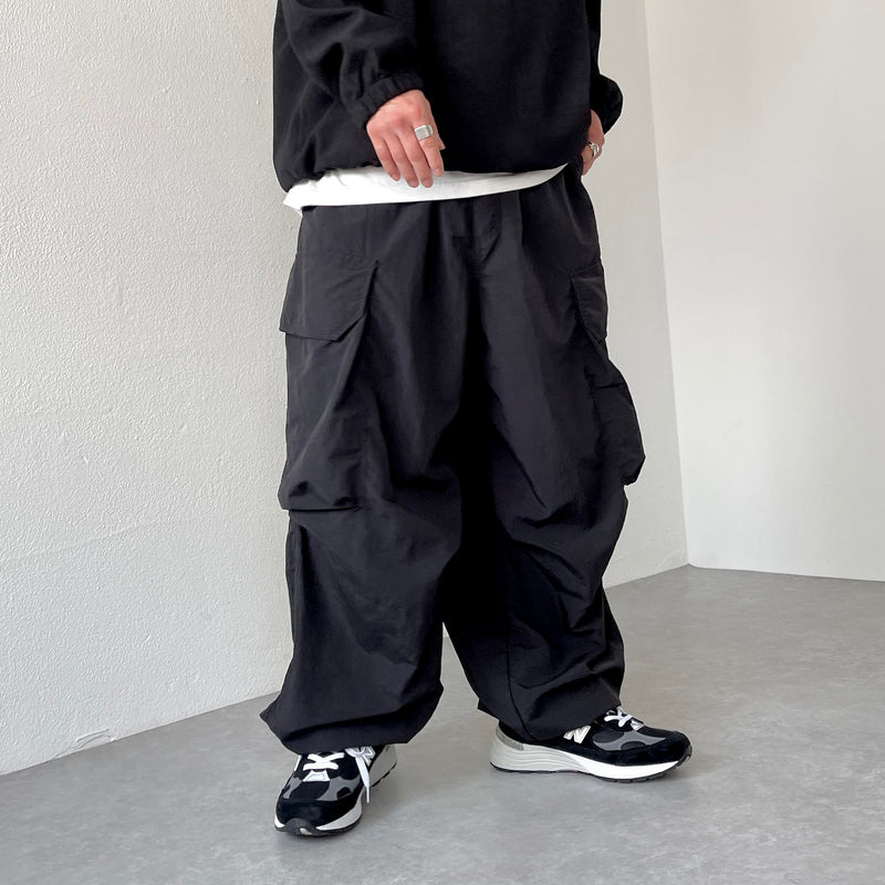 品良く着こなすため / pants cargo silhouette loose super black ナット | natto | パンツ