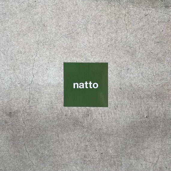 natto logo sticker / olive